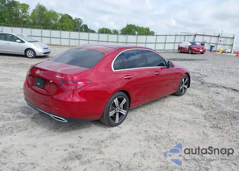 2022 Mercedes-Benz C 300 4Matic z USA, uszkodzony, nr VIN W1KAF4HBXNR039848